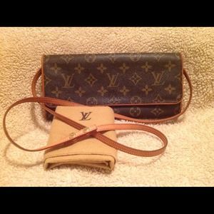 SOLD Auth Louis Vuitton Pochette Twin GM
