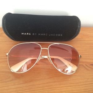 Marc by Marc Jacobs Aviator Sunglasses!