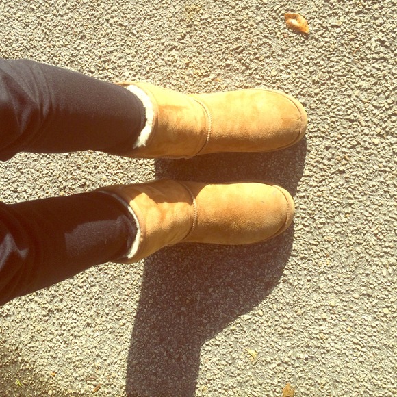 UGG boots on sale!! ⭕️NO trades⭕️ ⭕️FIRM PRICE⭕️