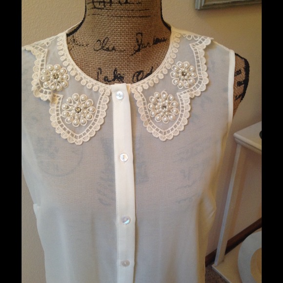 Cato Tops - 💥SALE💥 NWT Sequin accented top by CATO