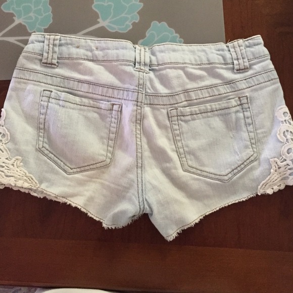 Sold - Picture 3 of 4