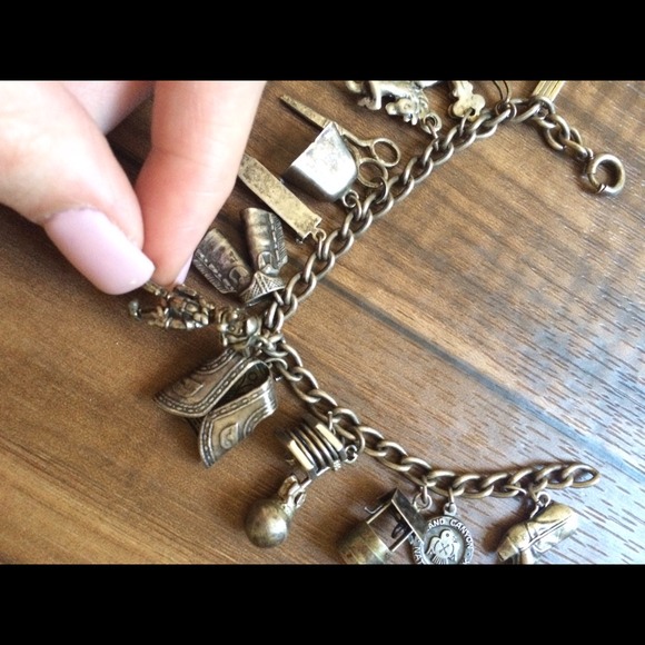 Vintage 1940s silver charm bracelet Pegasus - Picture 2 of 4