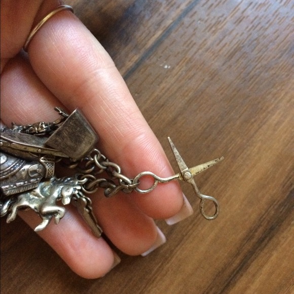 Vintage 1940s silver charm bracelet Pegasus - Picture 3 of 4