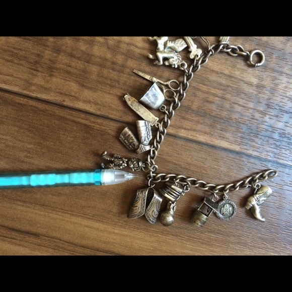 Vintage 1940s silver charm bracelet Pegasus - Picture 4 of 4