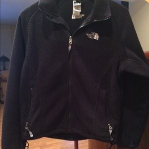 Black north face jacket