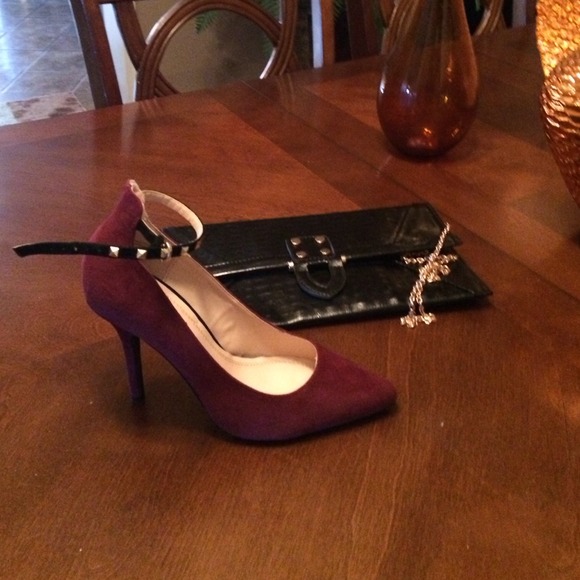 Sexy suede pump