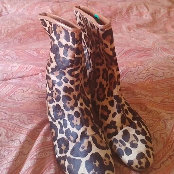 Gorgeous gently used one of a kind cheetah boot