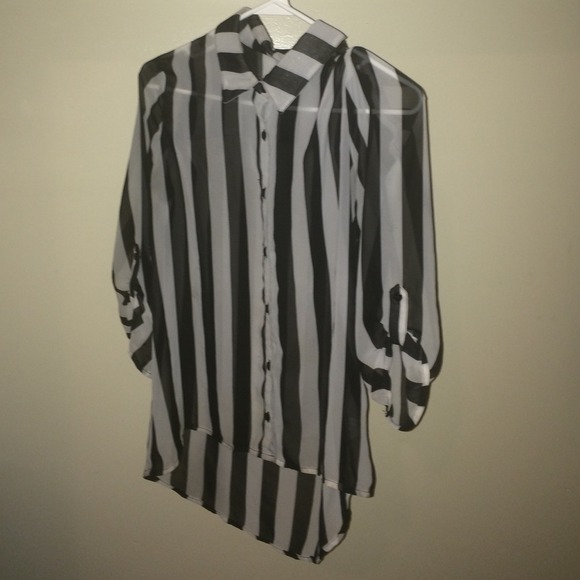 Nice classical see threw shirt.