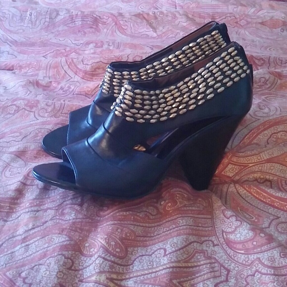 Black&gold open toed dress shoes