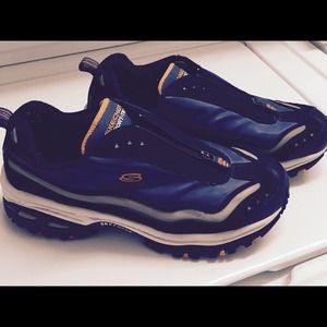 Skechers Sneakers!!