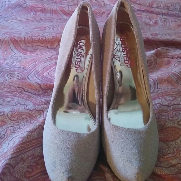 Gold beaded glittery heels - Picture 1 of 2