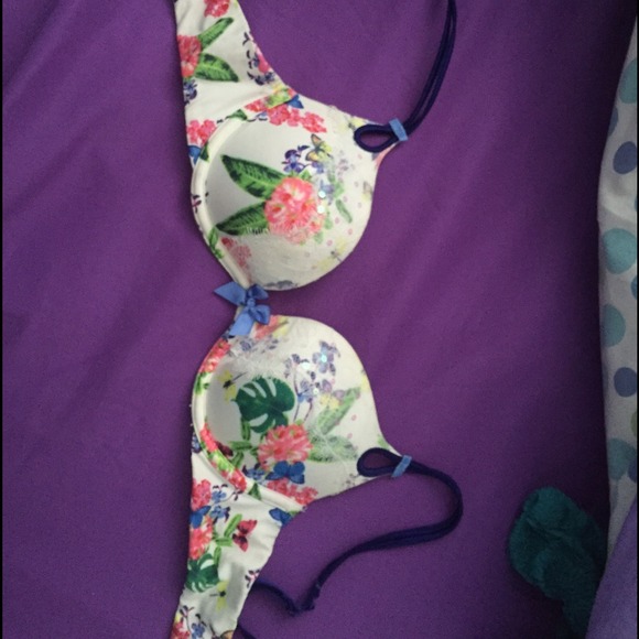 Victoria's Secret Goregeous bra