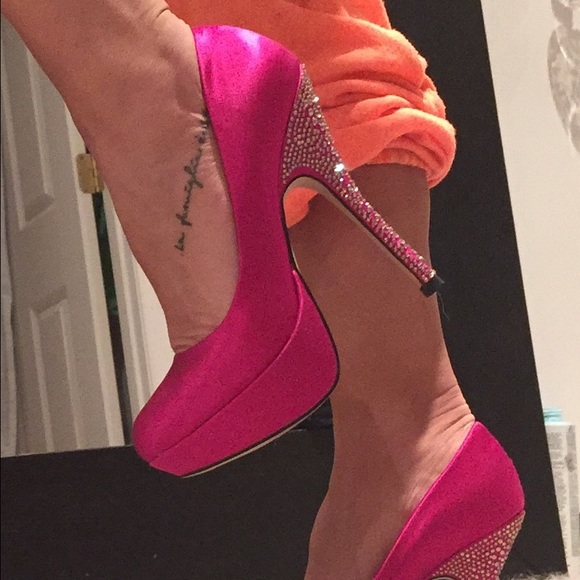 Steve Madden Pink Swarovski crystals! Homecoming