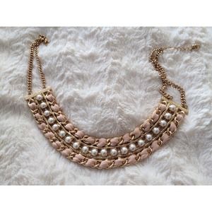 Forever 21 Pearl statement necklace