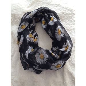 Daisy infinity scarf