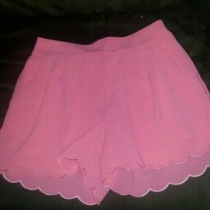 🎀NWOT Scalloped Shorts