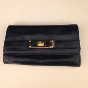 Tory Burch black leather wallet