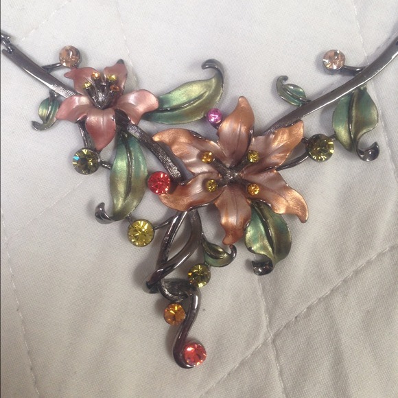 Weighted statement necklace