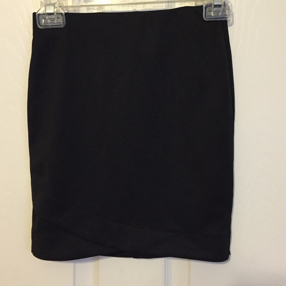 black bodycon skirt