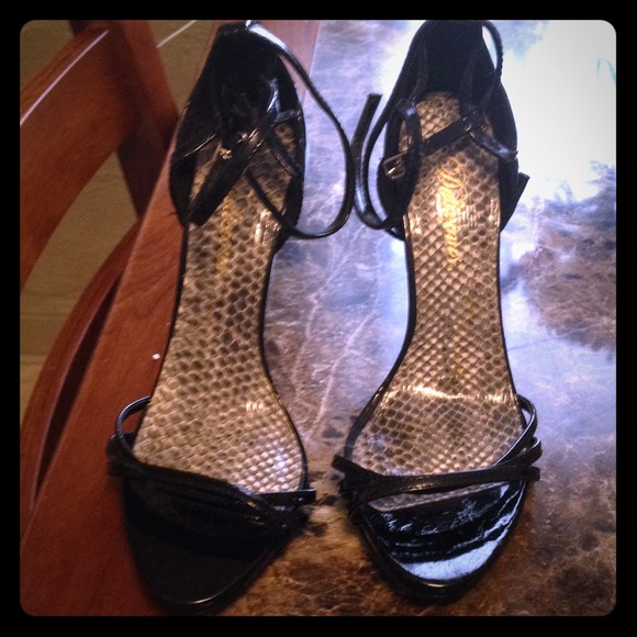 Black sandals heels