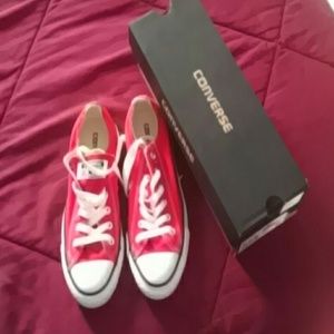 Womens/mens red converse