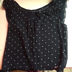 Ruffled shoulder short sleeved Hollister shirt