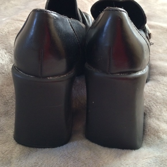 Shoes - Picture 3 of 4