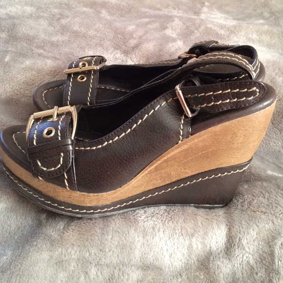 Shoes - Picture 2 of 3