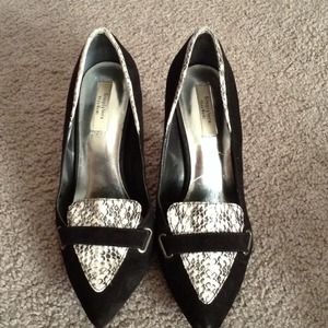 ⭐️Vera Wang Snake Skin High Heels⭐️