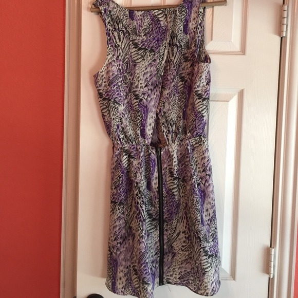 Dress - Picture 3 of 4