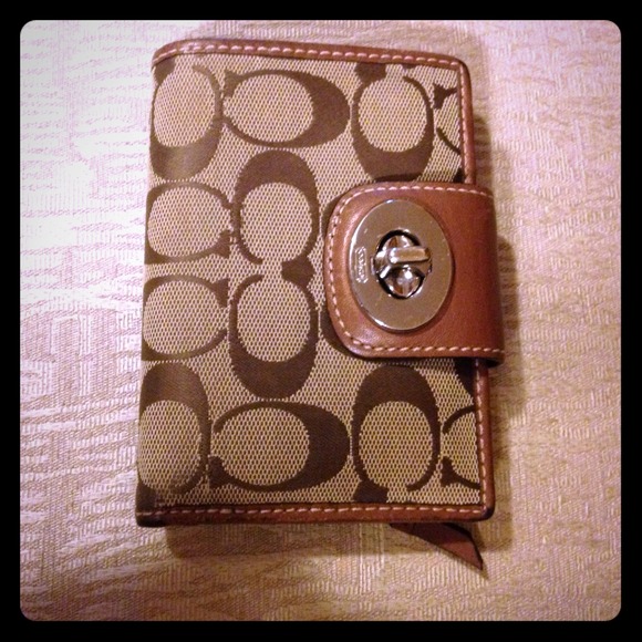 Authentic Coach wallet brown