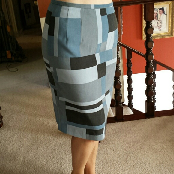 Suit - Picture 2 of 4