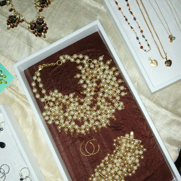 Stella & Dot Sofia Pearl Bid Necklace