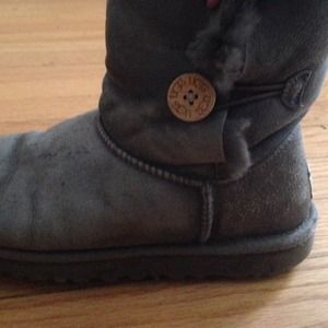 Grey bailey button uggs