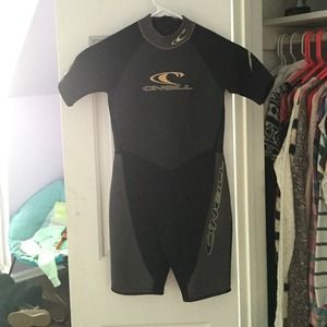 Short sleeved body suit for swimming and surfing