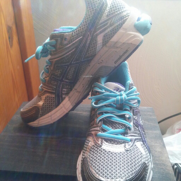 Sold!!! Asic duomax running shoes!