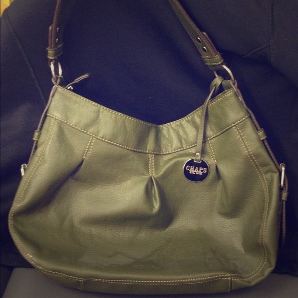 Chaps green leather purse.💚