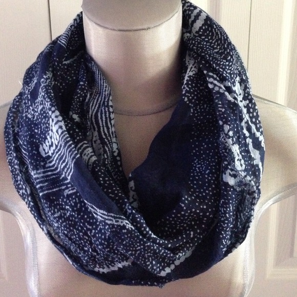 American Eagle Outfitters Accessories - Reduced Navy blue/light blue print infinity scarf
