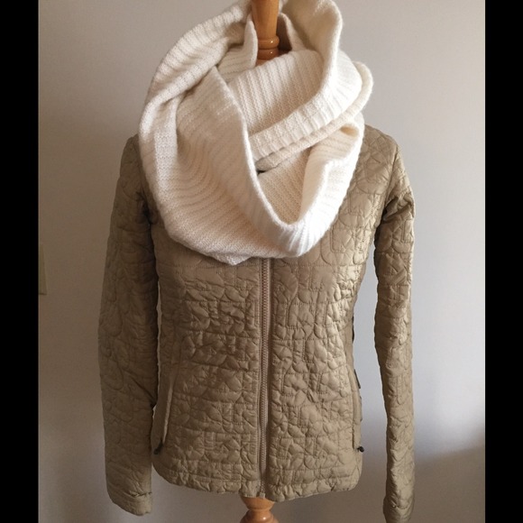 ️Sale! 🎉Burton tan quilted jacket