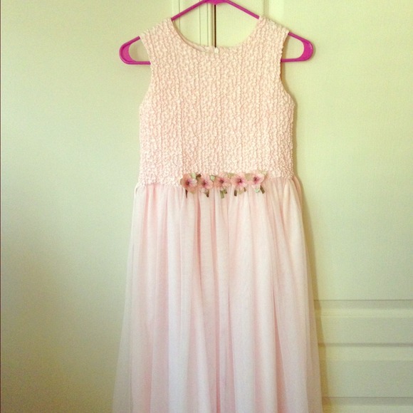 Dresses & Skirts - Cute little dress