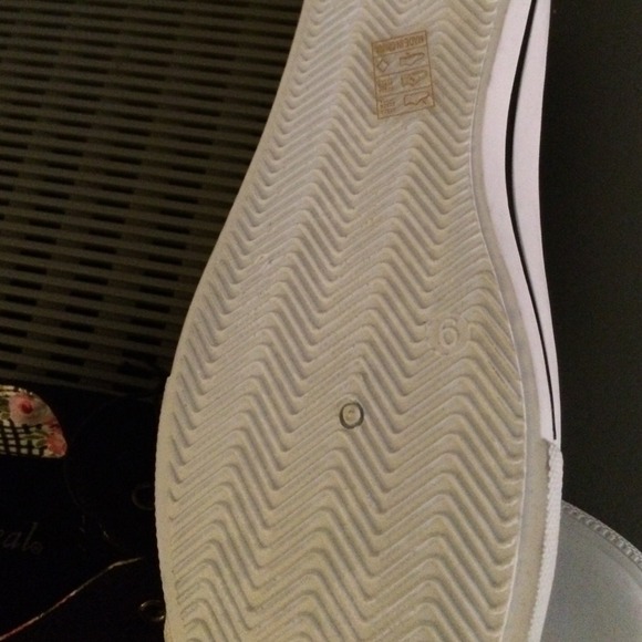 Girls black and white sneakers - Picture 3 of 4