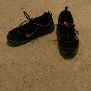 Nike air tennis shoes