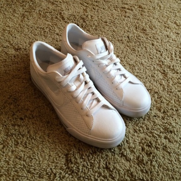 White Nike Sneakers
