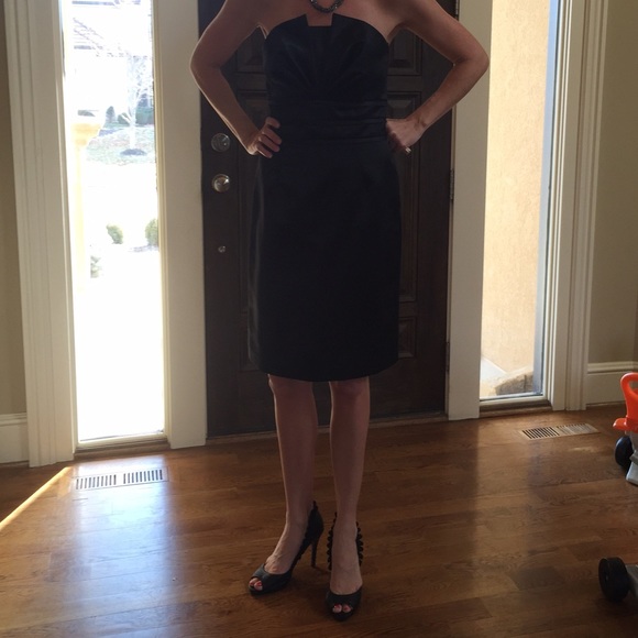 🎉HP🎉 Black Ruffle Heels - Picture 4 of 4