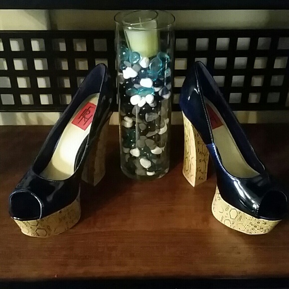 🎉HP 1-25-15🎉  platform heels