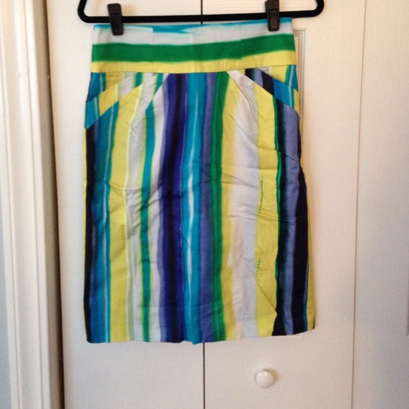 Calvin Klein multicolor pencil skirt.