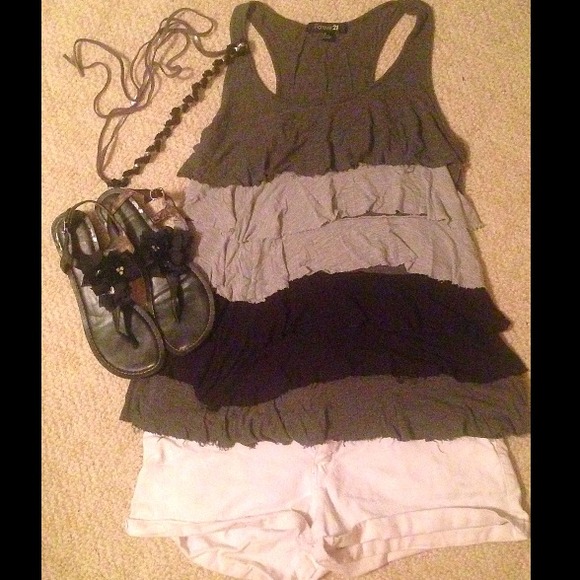 SALE !! 🎀 Forever 21 Tiered Tank
