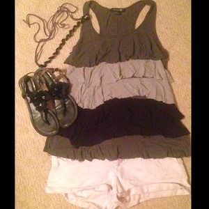 SALE !! 🎀 Forever 21 Tiered Tank