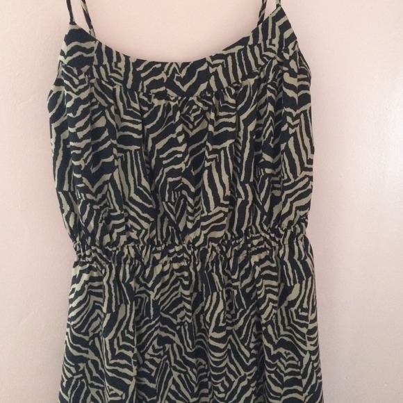 Sleeveless Dress - Picture 2 of 2