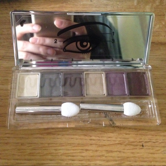 ✨LOWEST PRICE✨ NWOT Clinique Eye Shadow Palette